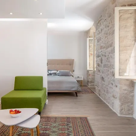 Forum Apartment Split