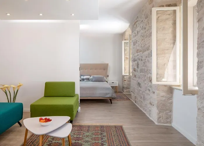 Forum Apartment Split