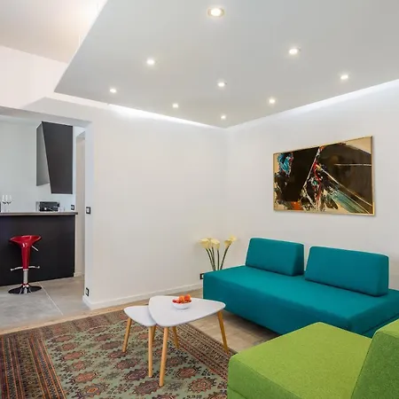 Forum Apartment Split